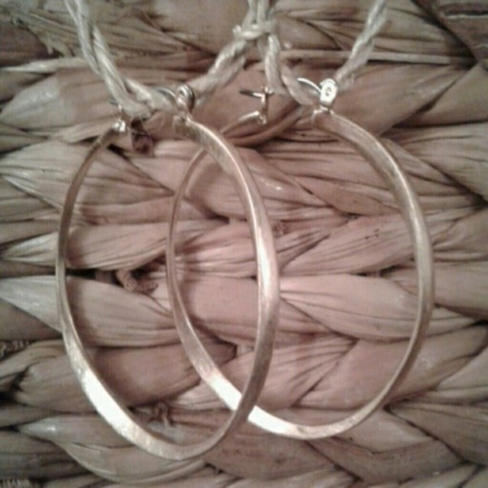 Chloe+Isabel Brand-New "Tidal Hoop"
